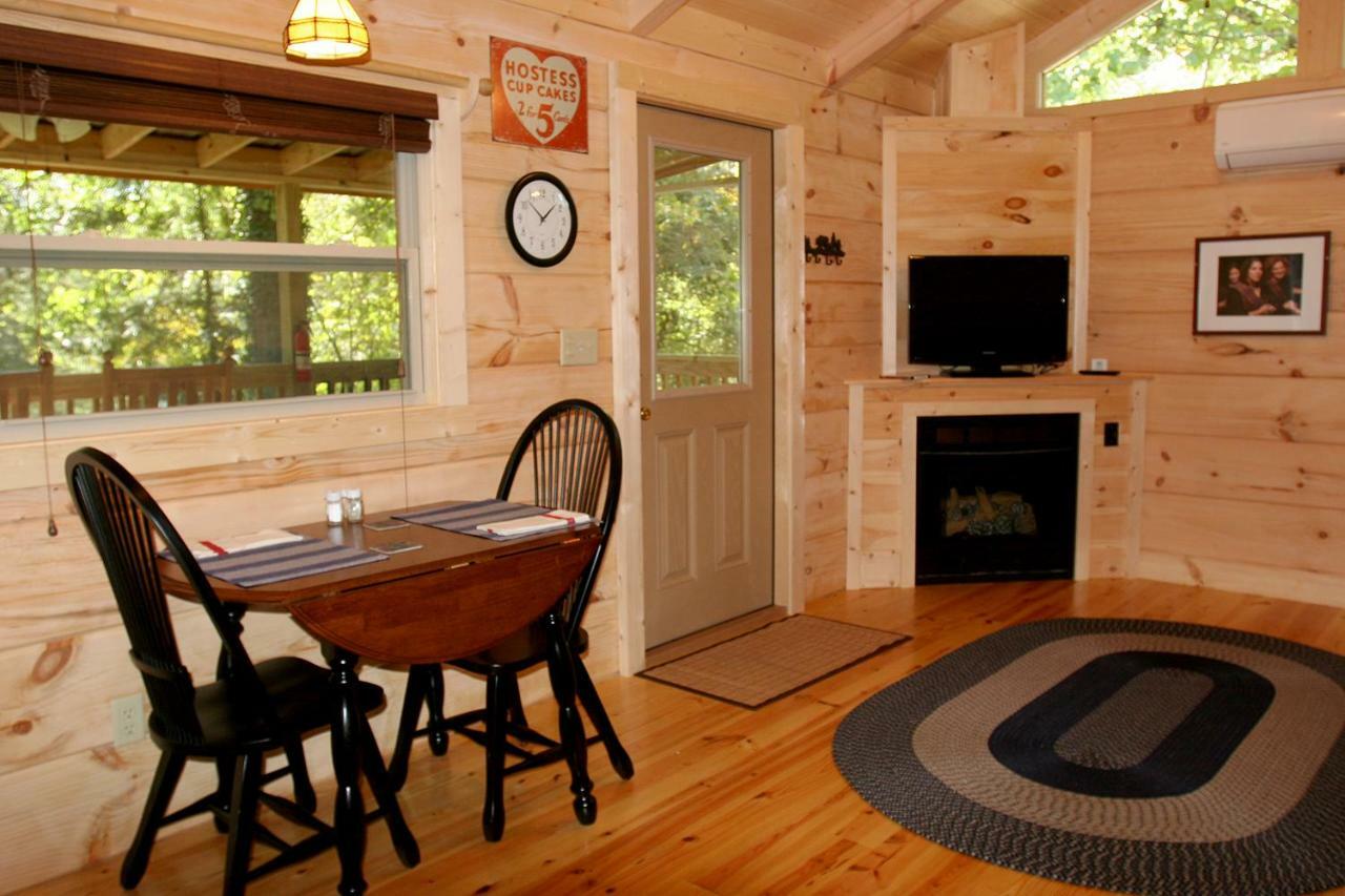 Вилла Pine Gables Cabins Лейк-Лур Экстерьер фото