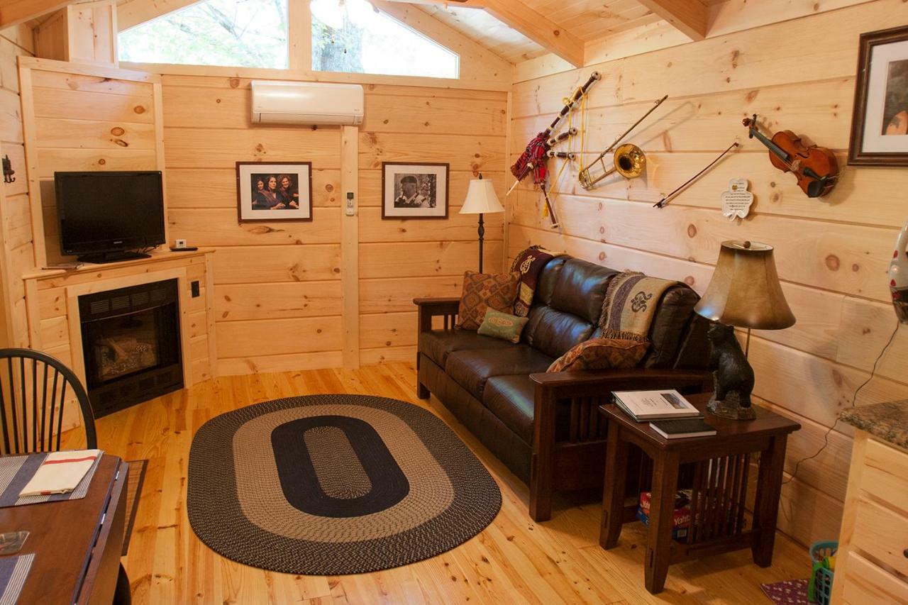 Вилла Pine Gables Cabins Лейк-Лур Экстерьер фото