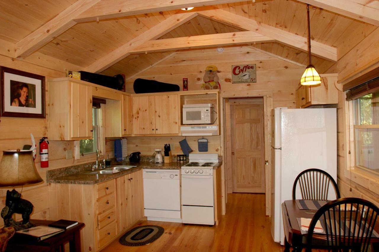 Вилла Pine Gables Cabins Лейк-Лур Экстерьер фото