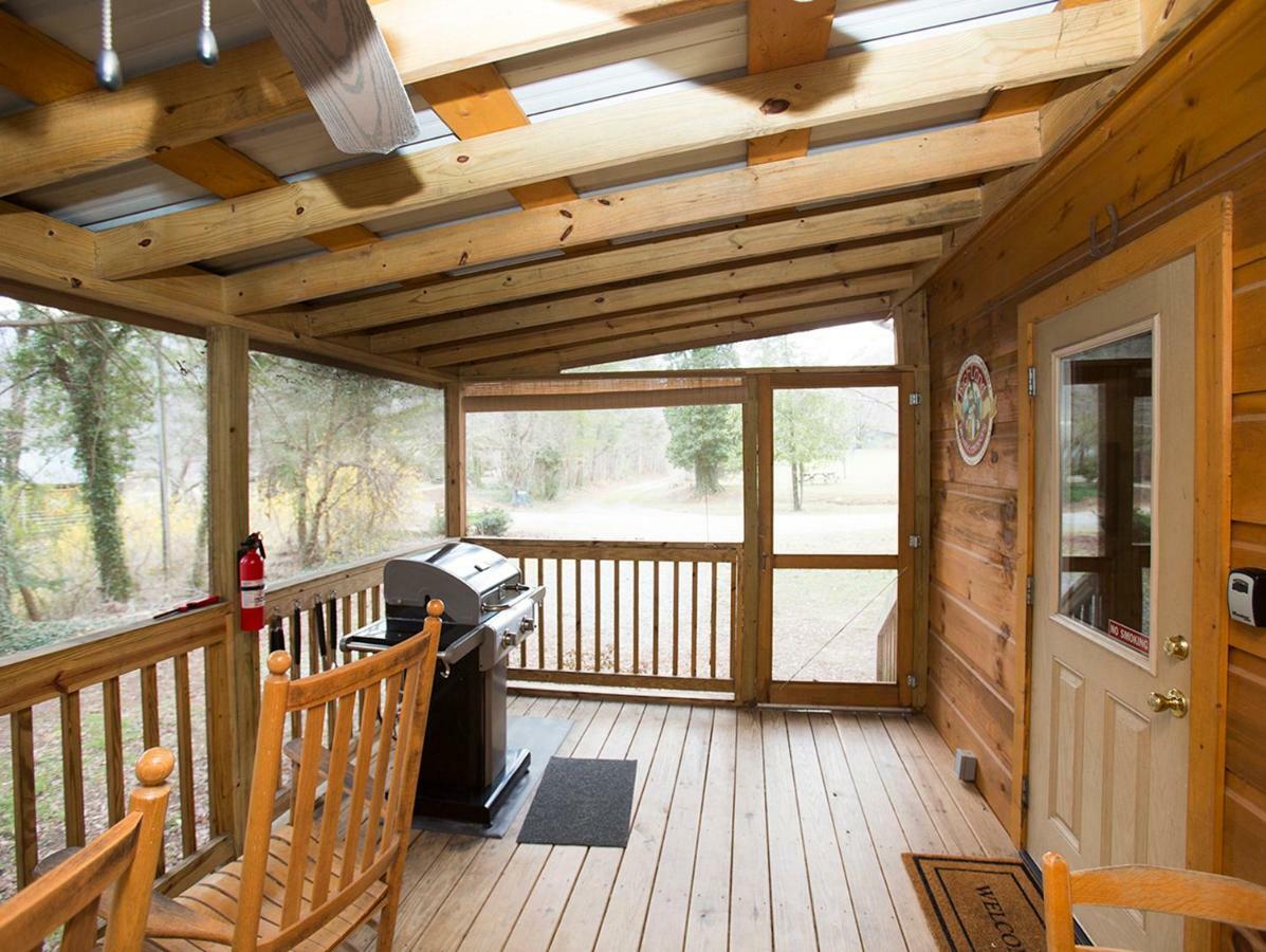 Вилла Pine Gables Cabins Лейк-Лур Экстерьер фото
