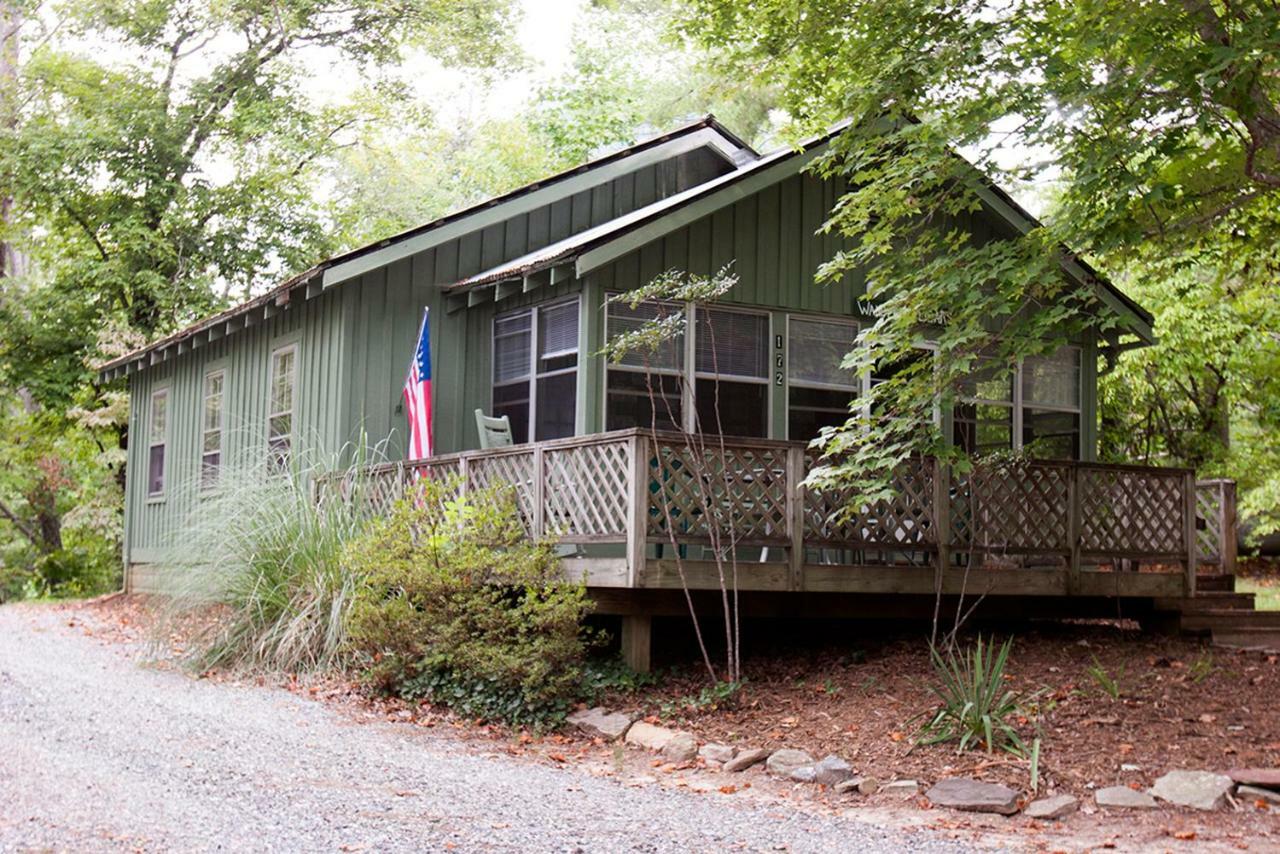 Вилла Pine Gables Cabins Лейк-Лур Экстерьер фото