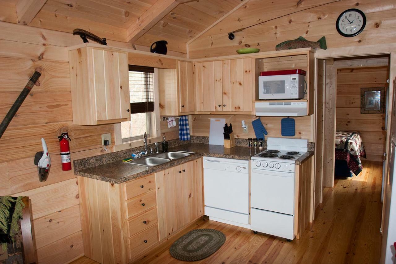 Вилла Pine Gables Cabins Лейк-Лур Экстерьер фото