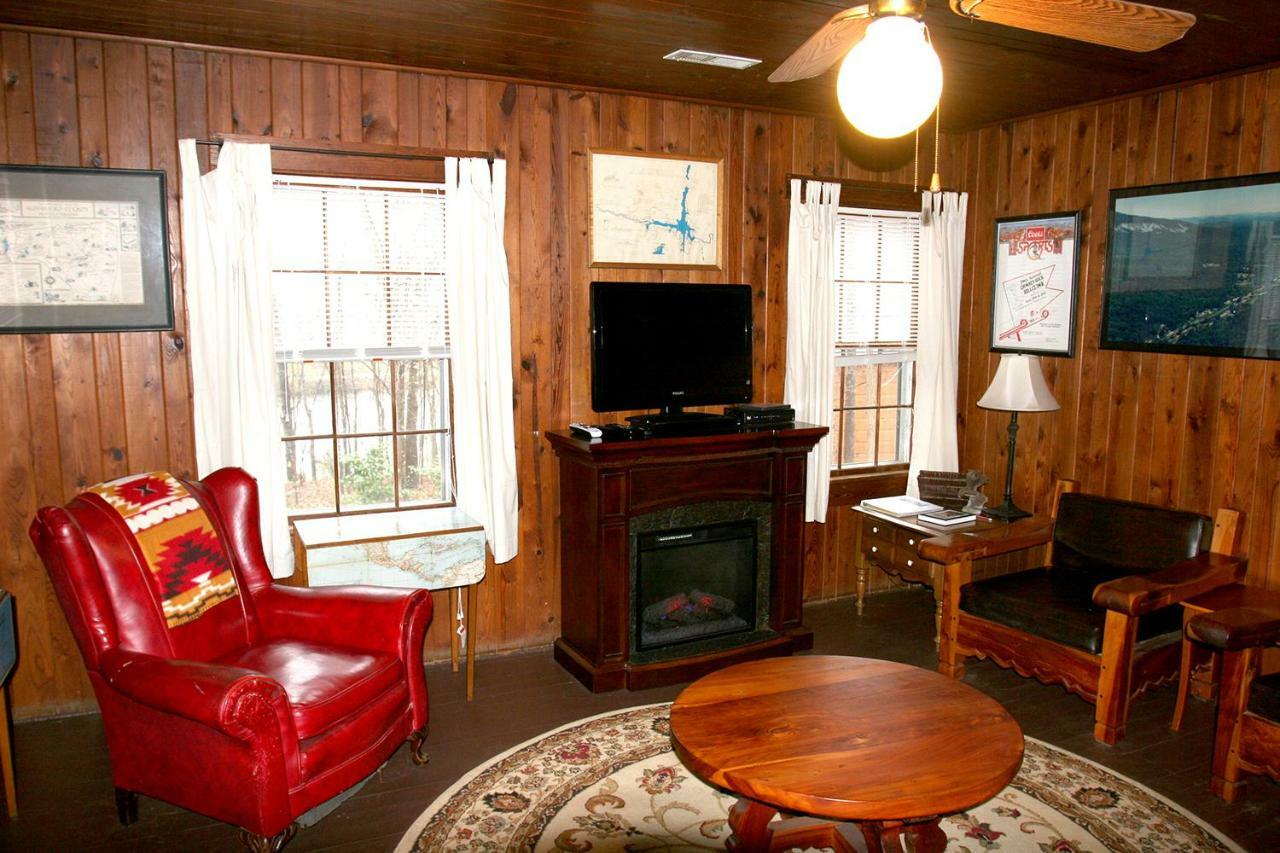 Вилла Pine Gables Cabins Лейк-Лур Экстерьер фото